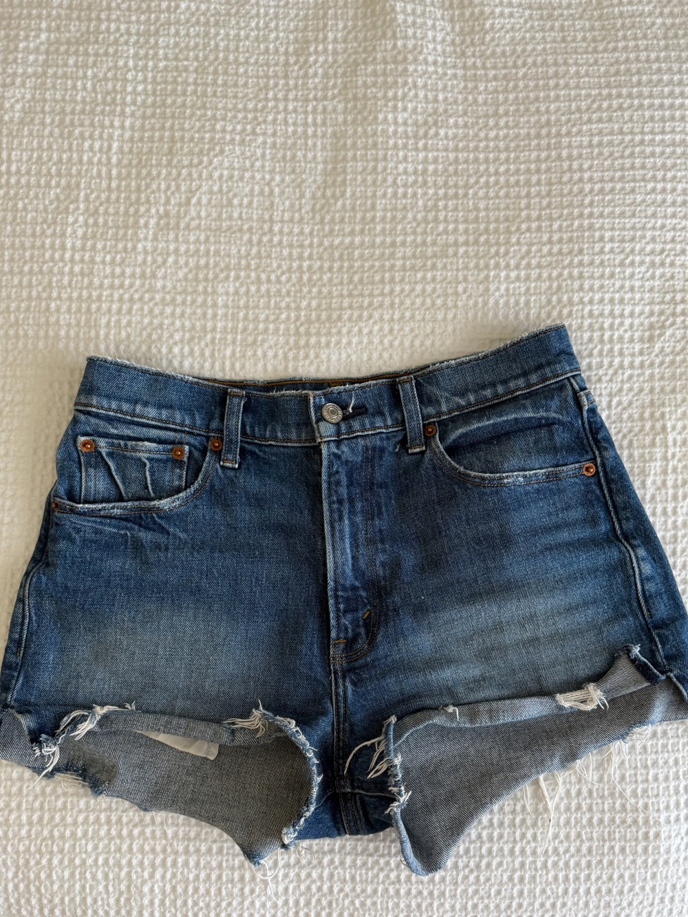 Abercrombie & Fitch the mom short high rise, size 27 / 4